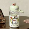 GROWSIR Botol Minum Anak Aesthetic 600ml Tutup Apel Anti Bocor Food Grade Gelas Minum Karakter Lucu dengan Pegangan BZ071